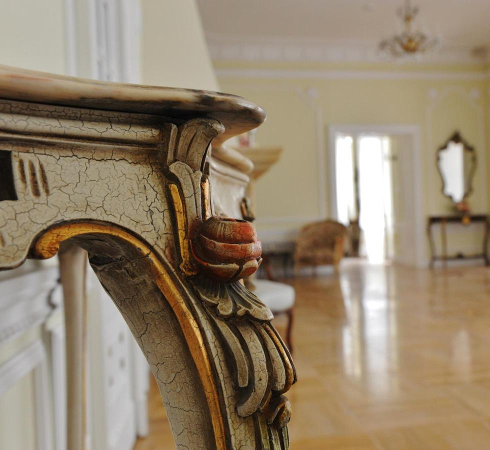 Palac Kobylin Extérieur photo